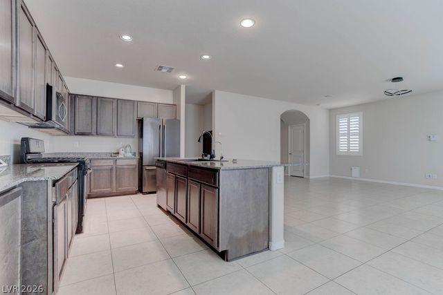 8040 Skye Falls Street, Las Vegas, NV 89166