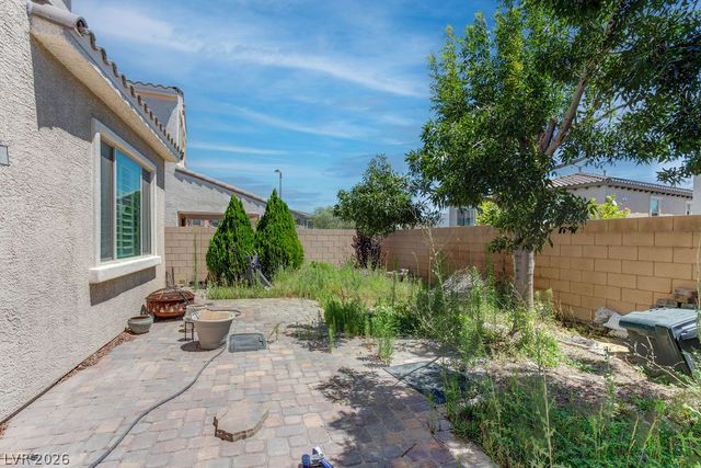 8040 Skye Falls Street, Las Vegas, NV 89166