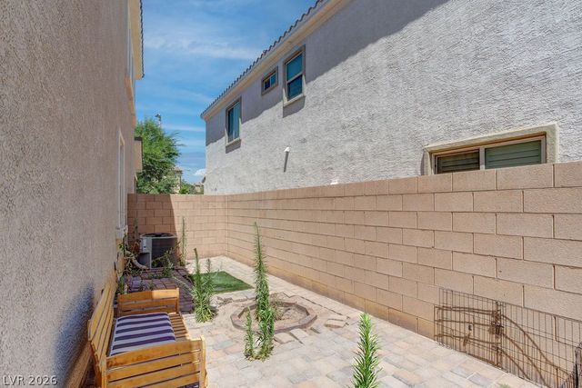 8040 Skye Falls Street, Las Vegas, NV 89166