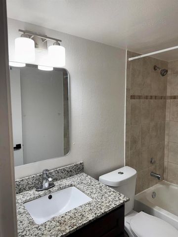 20015 NE 3rd Court 5, Miami, FL 33161
