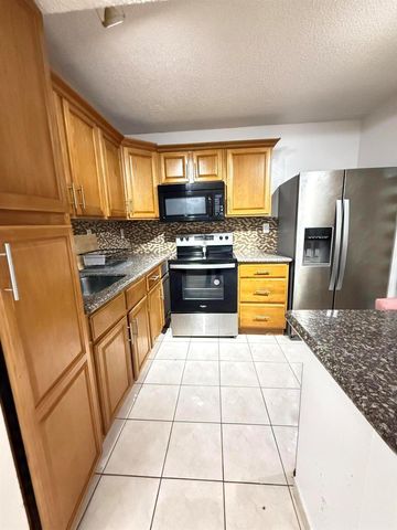 20015 NE 3rd Court 5, Miami, FL 33161