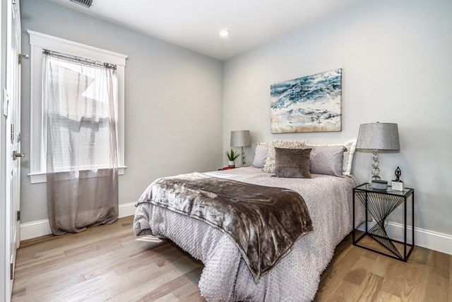 1025 Broadway 2, Somerville, MA 02144
