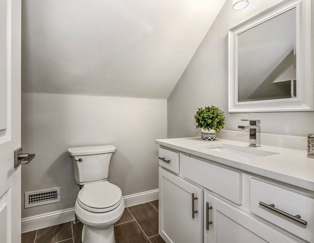1025 Broadway 2, Somerville, MA 02144