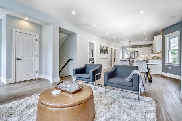 1025 Broadway 2, Somerville, MA 02144