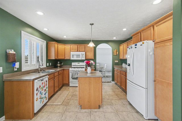 9479 Jack Pine Drive, West Olive, MI 49460