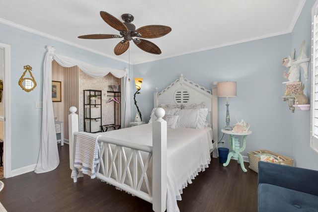 12 Wyndham Lane, Palm Beach Gardens, FL 33418