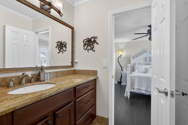 12 Wyndham Lane, Palm Beach Gardens, FL 33418