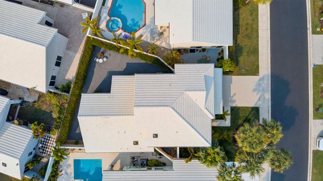 12 Wyndham Lane, Palm Beach Gardens, FL 33418