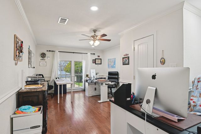 720 Calumet Avenue, Cockrell Hill, TX 75211