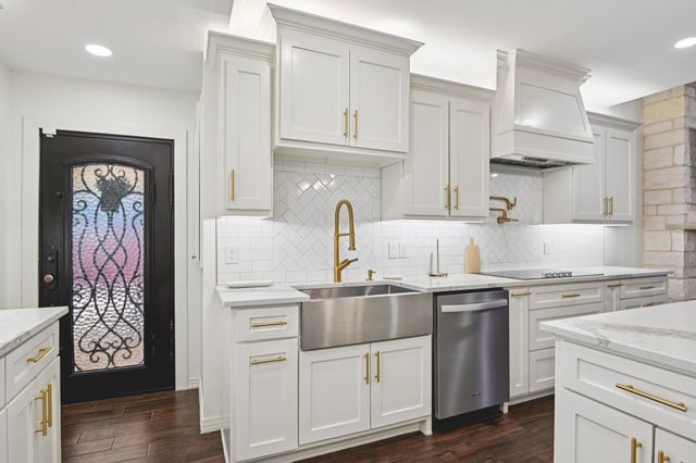 720 Calumet Avenue, Cockrell Hill, TX 75211