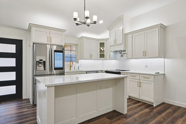 720 Calumet Avenue, Cockrell Hill, TX 75211