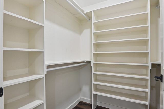 720 Calumet Avenue, Cockrell Hill, TX 75211