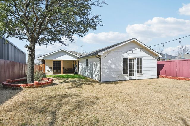 720 Calumet Avenue, Cockrell Hill, TX 75211