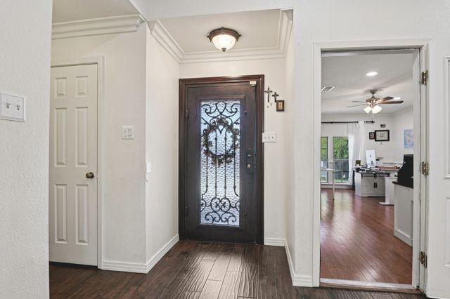 720 Calumet Avenue, Cockrell Hill, TX 75211