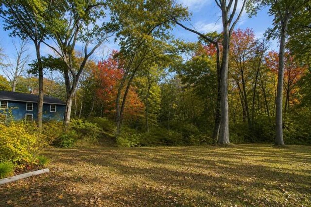 1150 Greenview Place, Crown Point, IN 46307