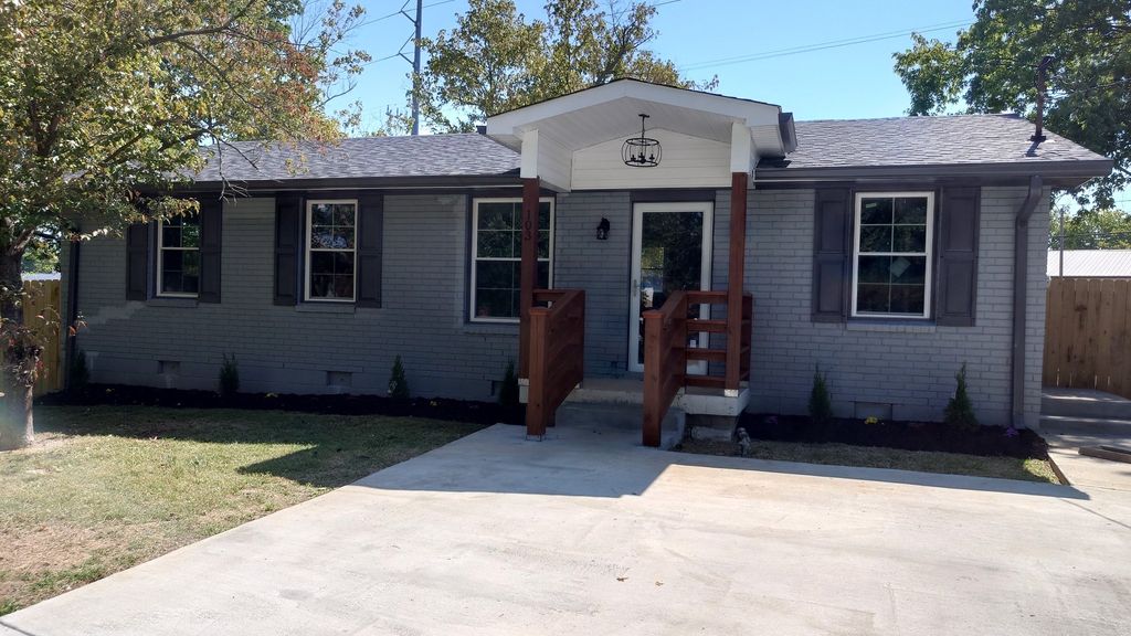 103 Nauta Ct, Hendersonville, TN 37075