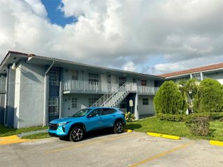 4050 NW 135th St 15-11, Opa-locka, FL 33054
