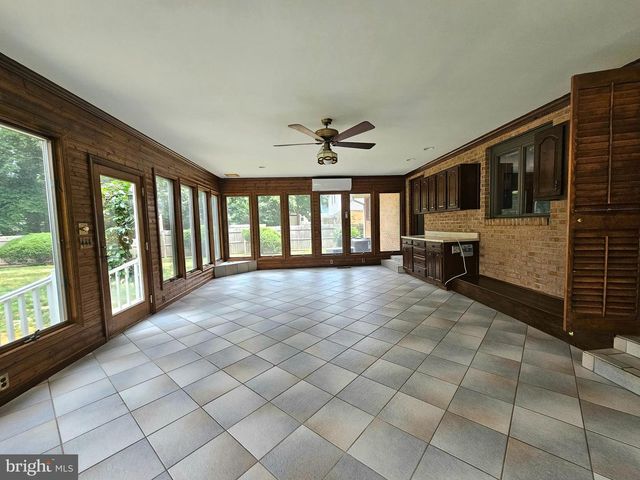 8300 ROBIN HOOD DR, Salisbury, MD 21804