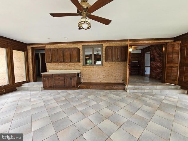8300 ROBIN HOOD DR, Salisbury, MD 21804