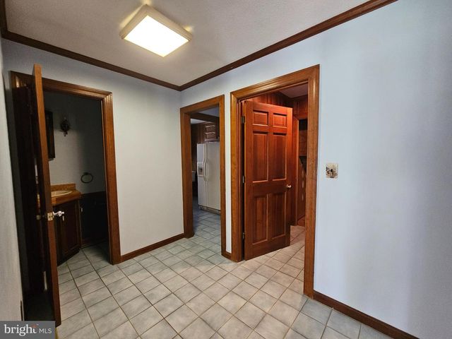 8300 ROBIN HOOD DR, Salisbury, MD 21804