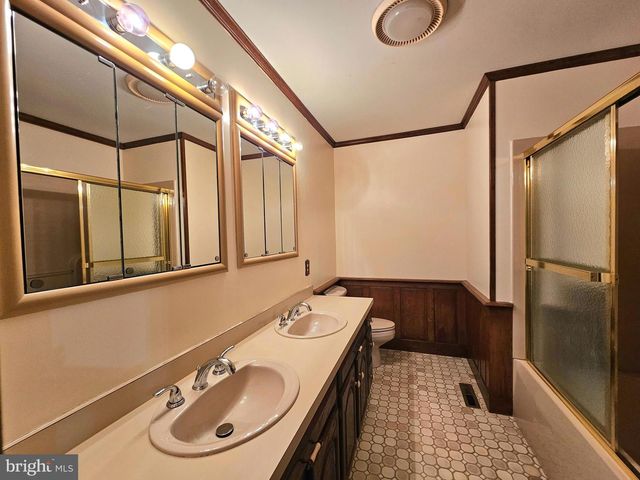 8300 ROBIN HOOD DR, Salisbury, MD 21804