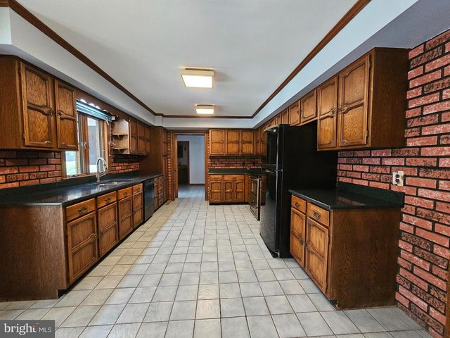 8300 ROBIN HOOD DR, Salisbury, MD 21804