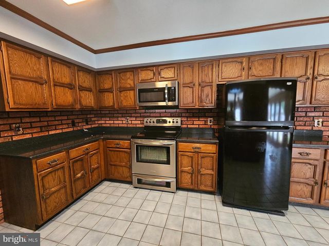 8300 ROBIN HOOD DR, Salisbury, MD 21804