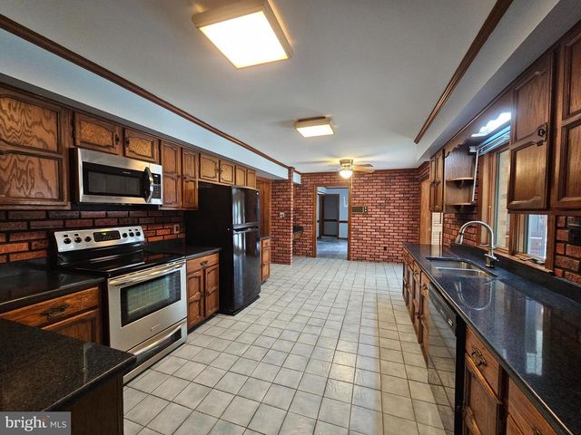 8300 ROBIN HOOD DR, Salisbury, MD 21804