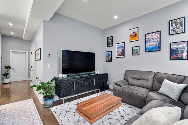 53 Chandler Street 3, Boston, MA 02116