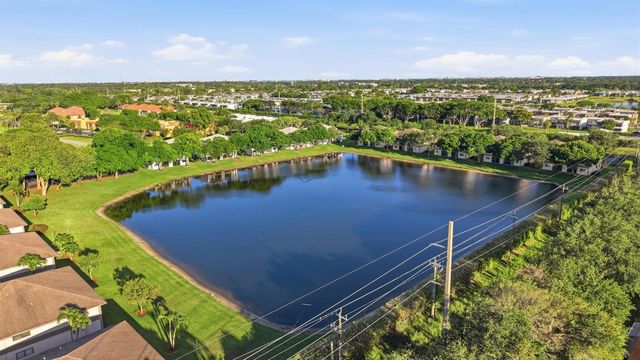 15301 Pembridge Avenue 44, Delray Beach, FL 33484