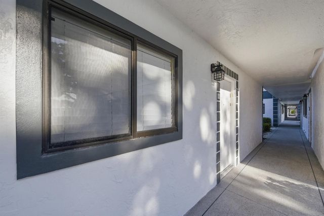 15301 Pembridge Avenue 44, Delray Beach, FL 33484