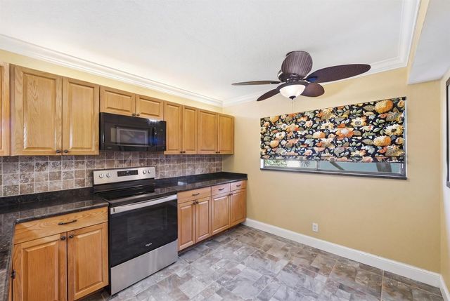 15301 Pembridge Avenue 44, Delray Beach, FL 33484