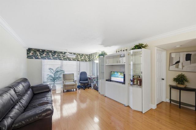 15301 Pembridge Avenue 44, Delray Beach, FL 33484
