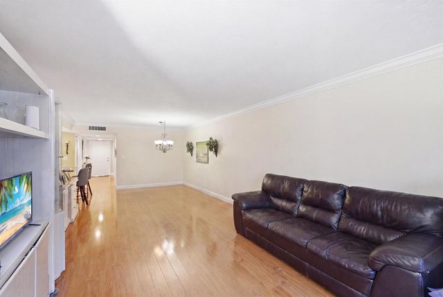 15301 Pembridge Avenue 44, Delray Beach, FL 33484