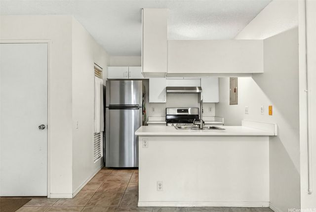 91-1059 Puamaeole Street 5E, Ewa Beach, HI 96706