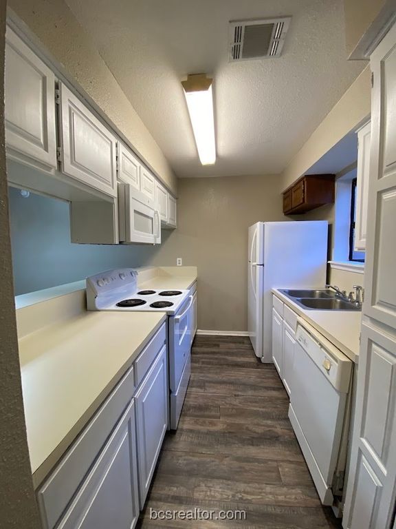1305 West Villa Maria Road E202, Bryan, TX 77801 — photo 2
