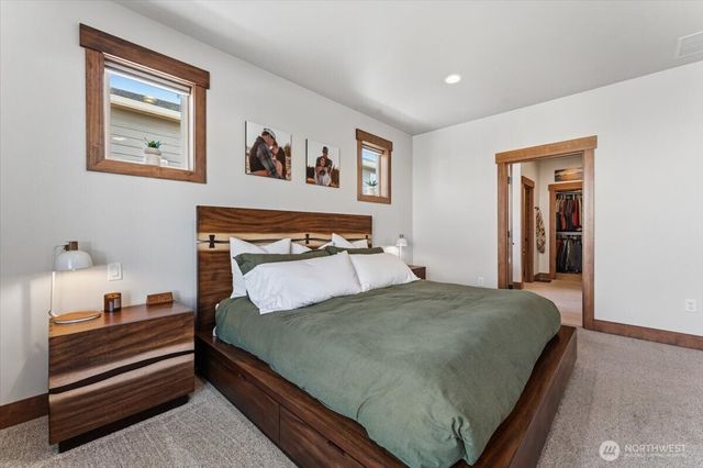 2637 Patriot Way SE, East Wenatchee, WA 98802