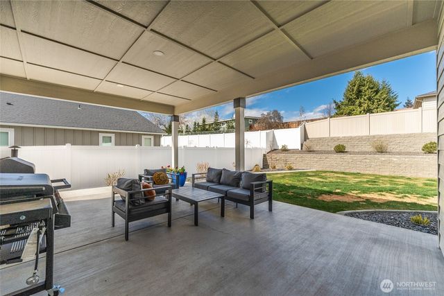 2637 Patriot Way SE, East Wenatchee, WA 98802