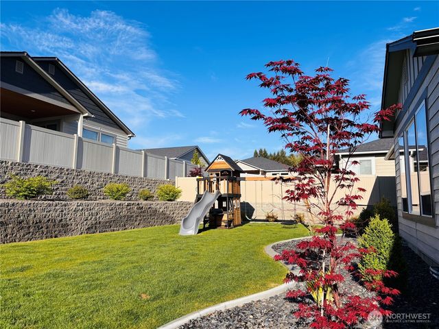 2637 Patriot Way SE, East Wenatchee, WA 98802