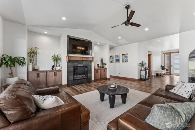 2637 Patriot Way SE, East Wenatchee, WA 98802