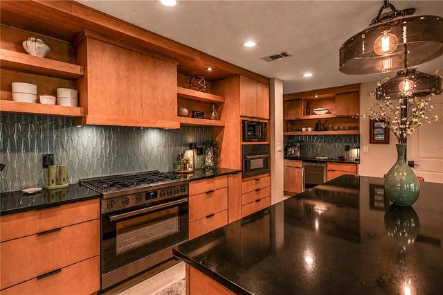 5101 NW 80TH AVENUE ROAD, Ocala, FL 34482