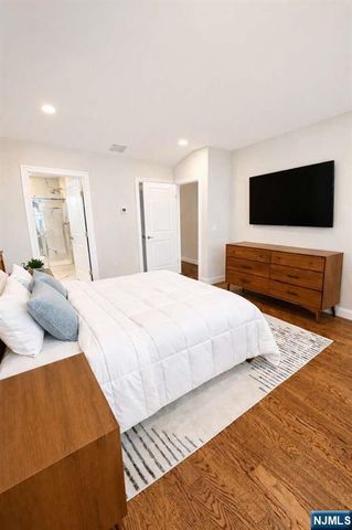 20 Zazzetti Street 2, Waldwick, NJ 07463