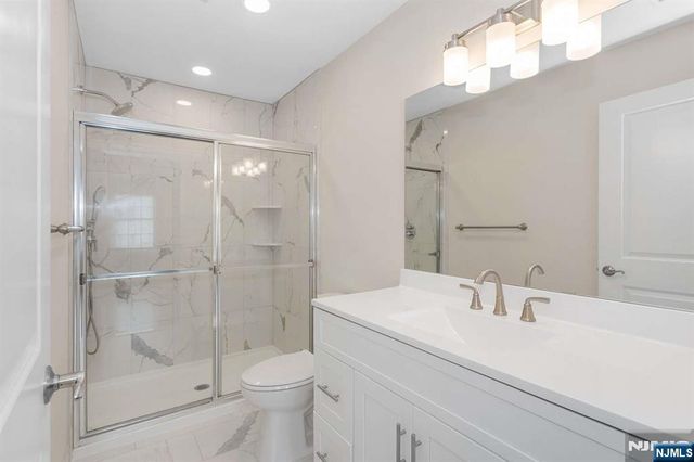 20 Zazzetti Street 2, Waldwick, NJ 07463