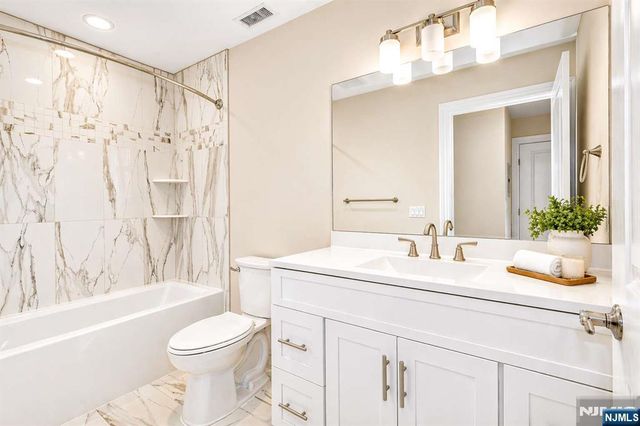 20 Zazzetti Street 2, Waldwick, NJ 07463