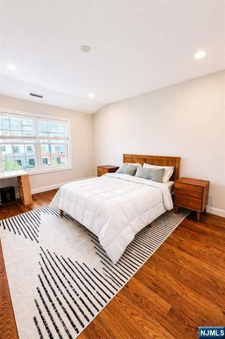 20 Zazzetti Street 2, Waldwick, NJ 07463