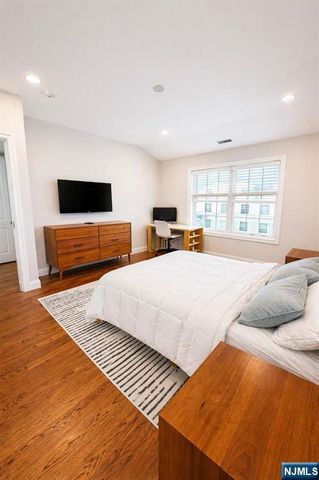 20 Zazzetti Street 2, Waldwick, NJ 07463