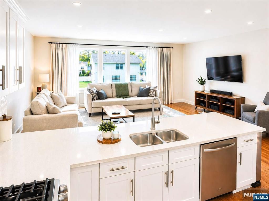 20 Zazzetti Street 2, Waldwick, NJ 07463