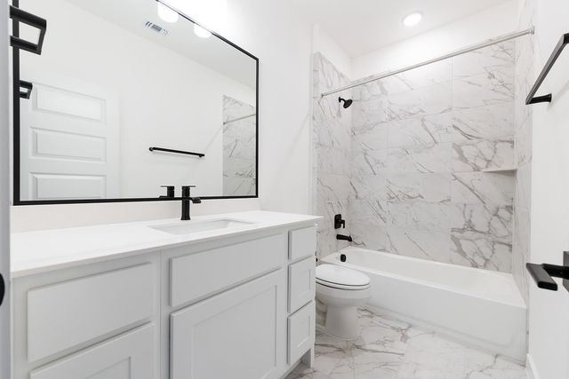 109 Pennybacker LN, Lakeway, TX 78738