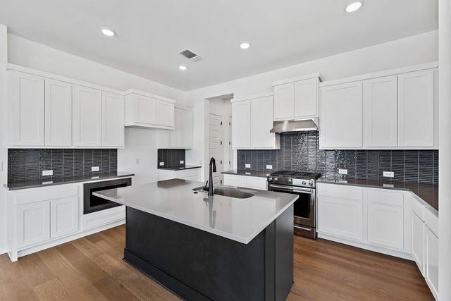 109 Pennybacker LN, Lakeway, TX 78738