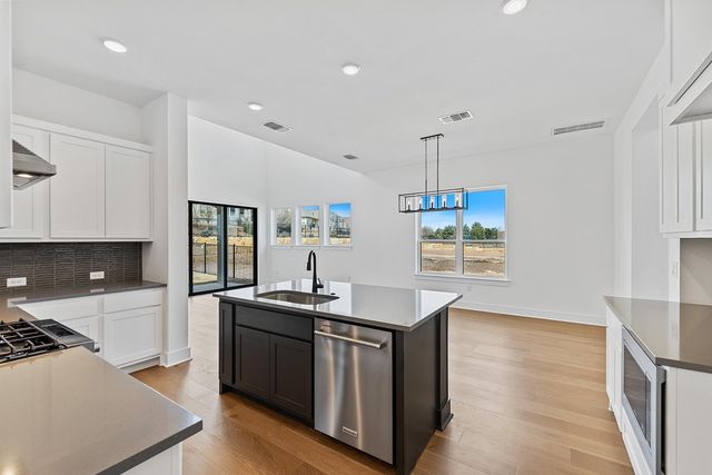 109 Pennybacker LN, Lakeway, TX 78738